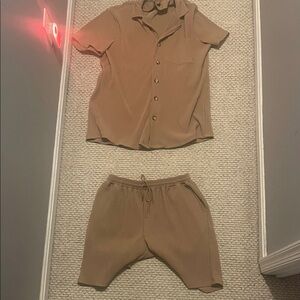 Boohoo Men's Ribbed Two-Piece Set in Brown